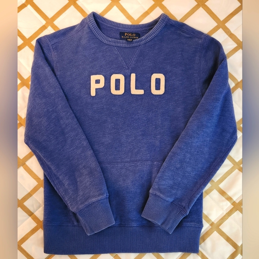 Ralph lauren sweater with a kangaroo pocket in front. M 10-12